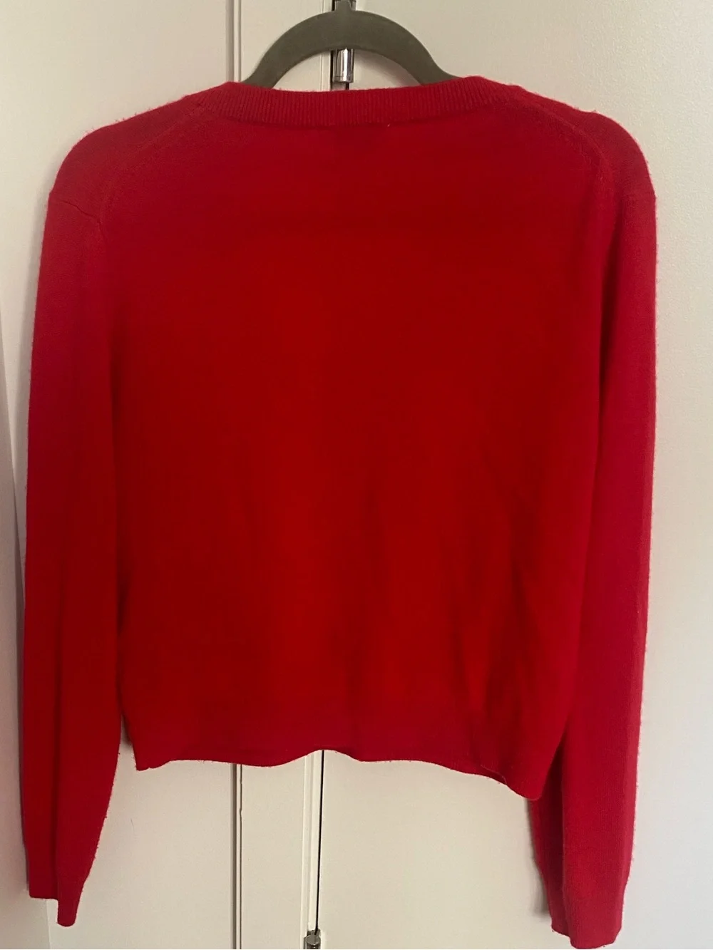 Aritzia Red V-Neck Women's Cashmere Sweater M - Picture 5 of 8
